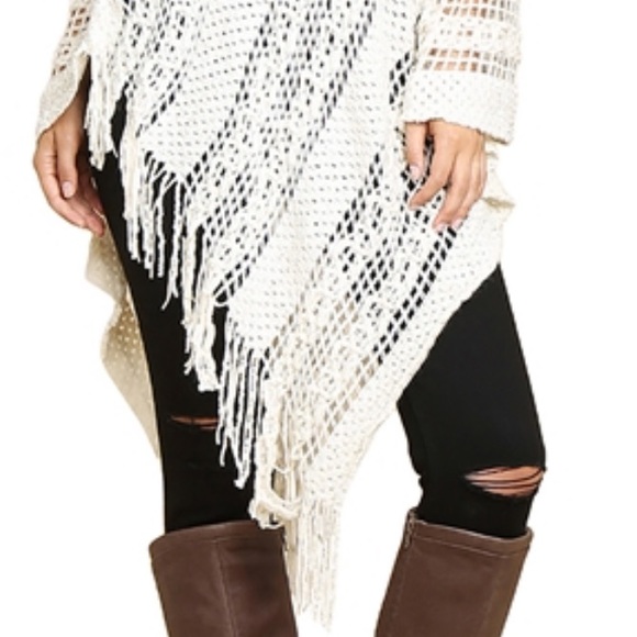 Brand New Chic Cream Boutique Crochet Poncho - Picture 3 of 6